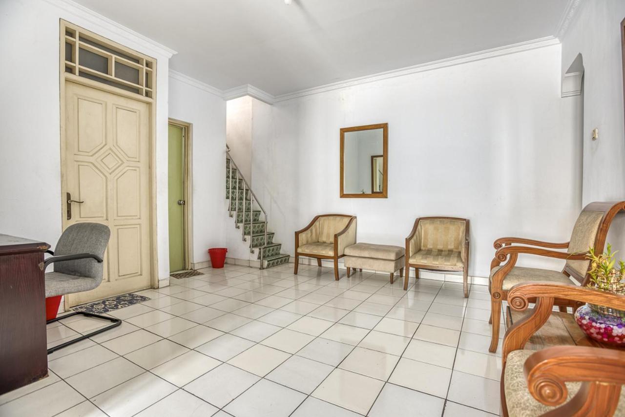 Reddoorz Hostel @ Feliz Noche Cengkareng Cakarta Dış mekan fotoğraf