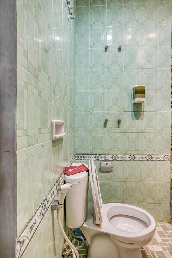 Reddoorz Hostel @ Feliz Noche Cengkareng Cakarta Dış mekan fotoğraf