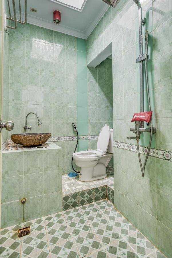 Reddoorz Hostel @ Feliz Noche Cengkareng Cakarta Dış mekan fotoğraf