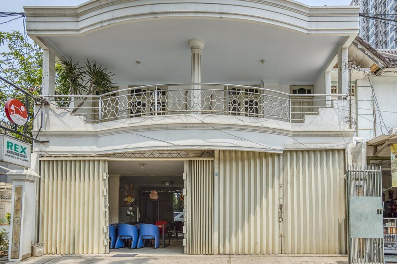 Reddoorz Hostel @ Feliz Noche Cengkareng Cakarta Dış mekan fotoğraf